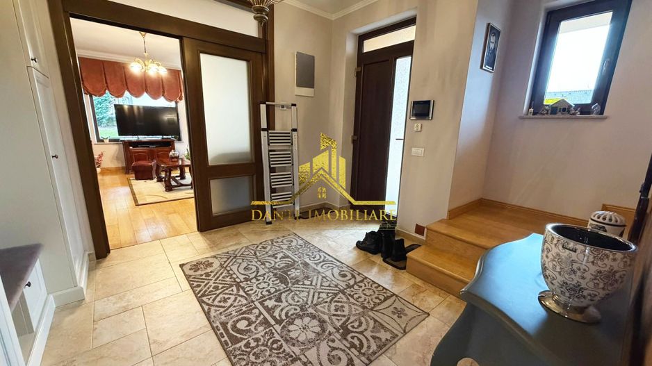 Casa, 3 dormitoare, 3 bai, ultrafinisata, mobilat lux, Faget - Poză 14