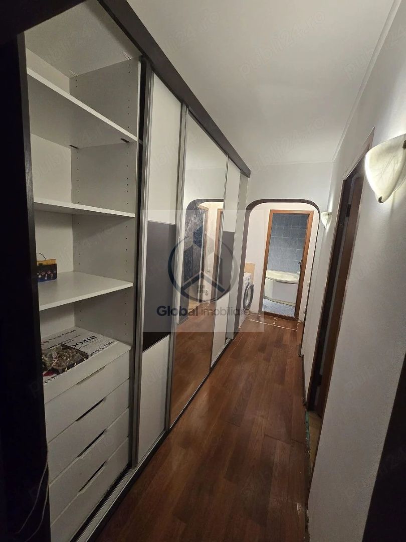 Vand apartament 3 camere, semidecomandat, str. Liviu Rebreanu - Poză 5