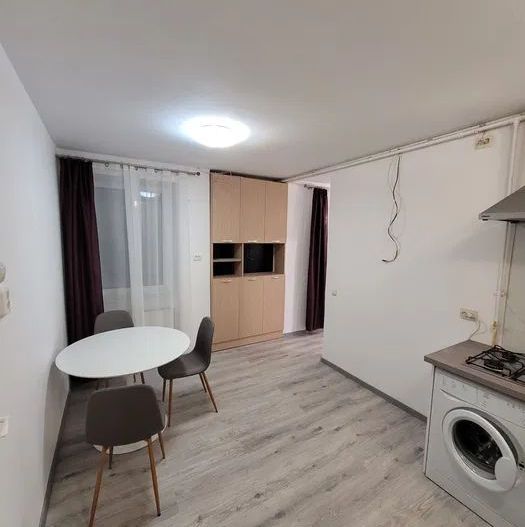Apartament cu 2 camere | Decomandat | Centru | Renovat | Parcare - Poză 3