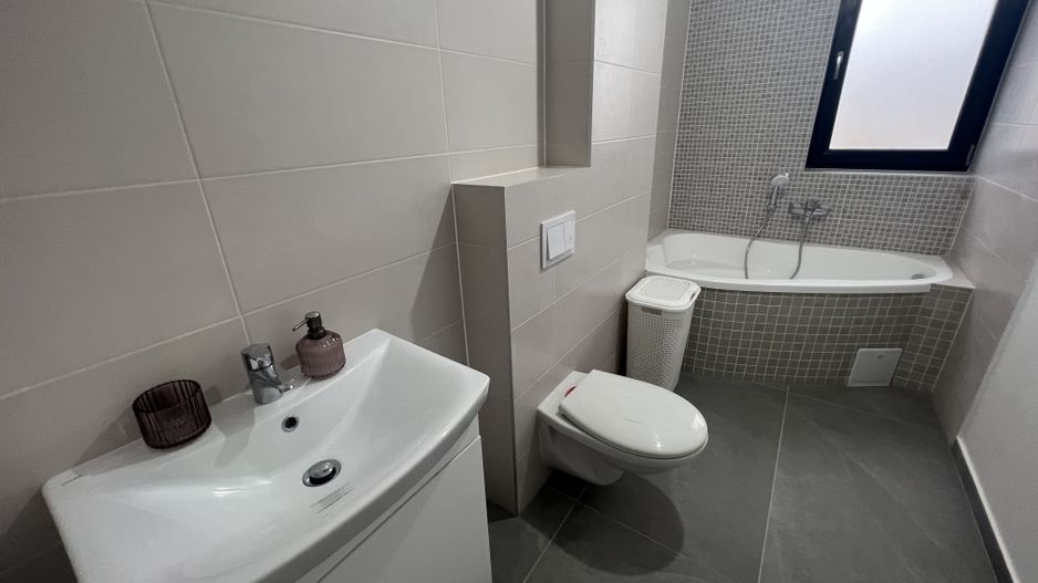 APARTAMENT SPATIOS CU TERASA - Poză 5