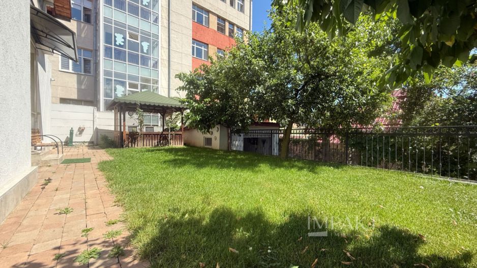 Apartament modern la vila cu gradina si teren 263mp aproape de centru - Poză 2