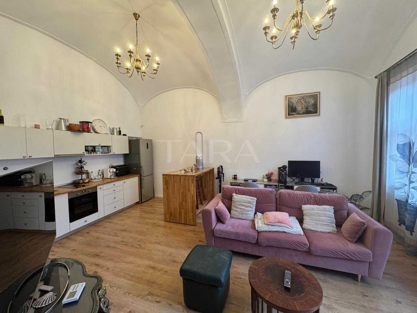 Apartament tip casă, 51 mp utili, 2 parcări incluse – zonă Centrală - Poză 1