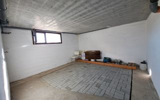 Casa Sibiu, garaj si pivnita, 5 camere, 2 bai, curte mare - Poză 17