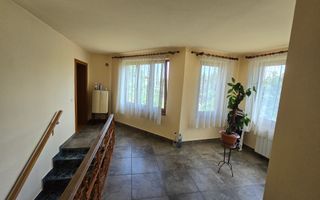 Vila cu 6 Camere,  Zona Centrala - Poză 7