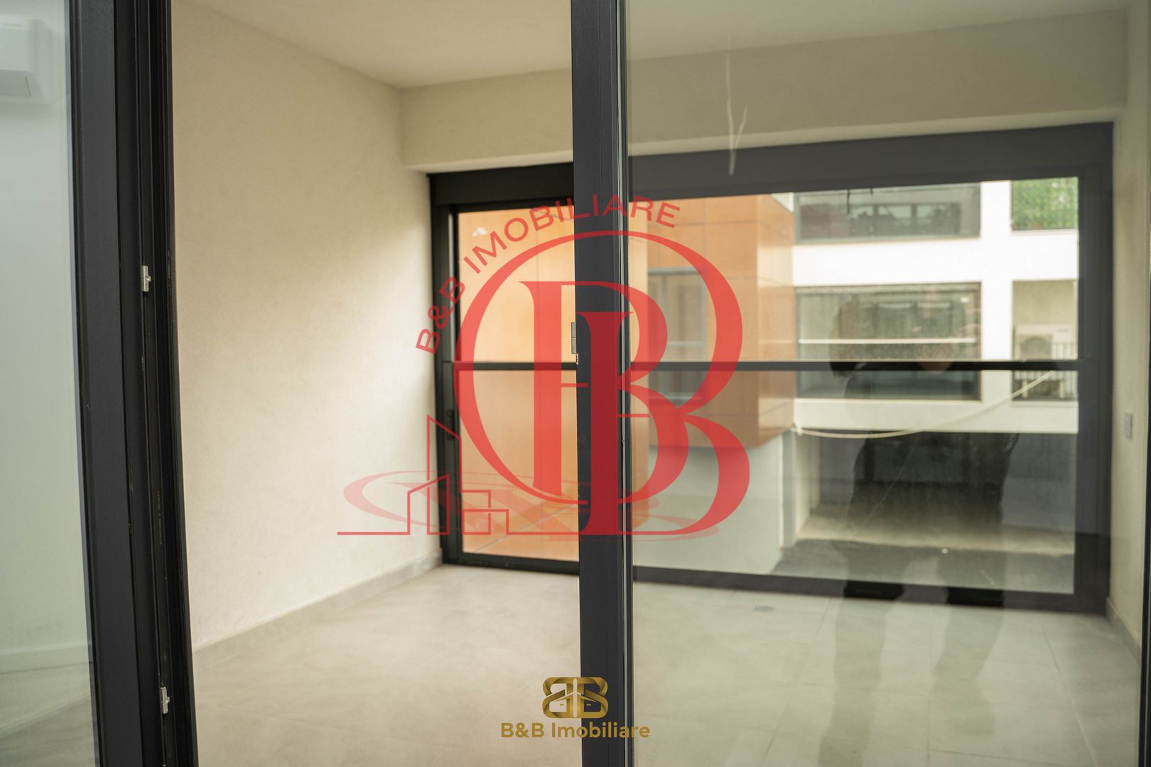 3 camere finalizat - pompa de caldura- panouri solare - Poză 12