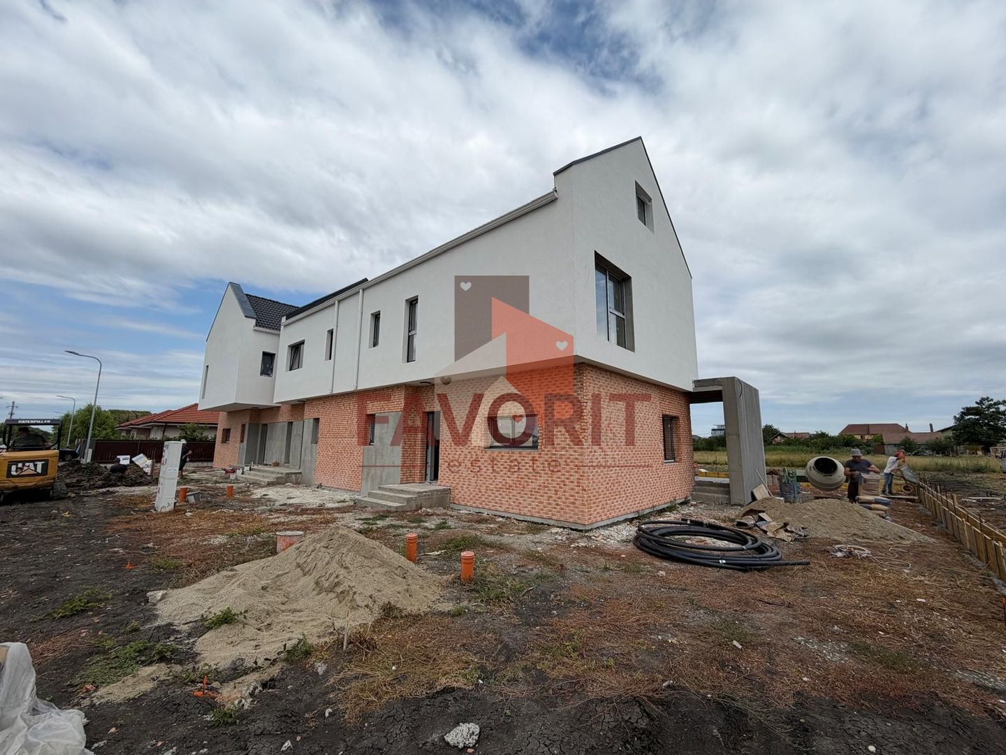 Triplex in Sacalaz |  Finisaje premium | 3 camere | Asfalt | 2 terase - Poză 1