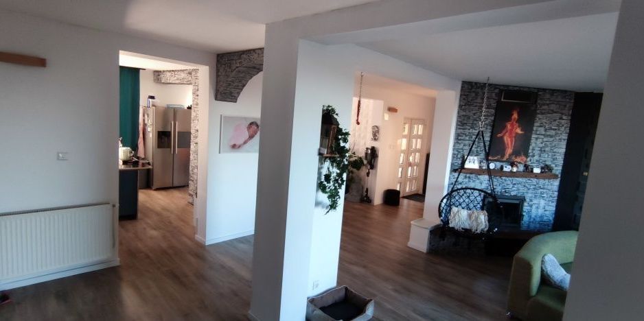 BRASADAS vinde casa cu 7 camere si teren 890mp în Decebal. - Poză 2