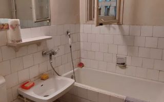 Apartament cu 3 camere decomandat - Etaj 2 - Fara Risc - Podu Ros - Poză 1