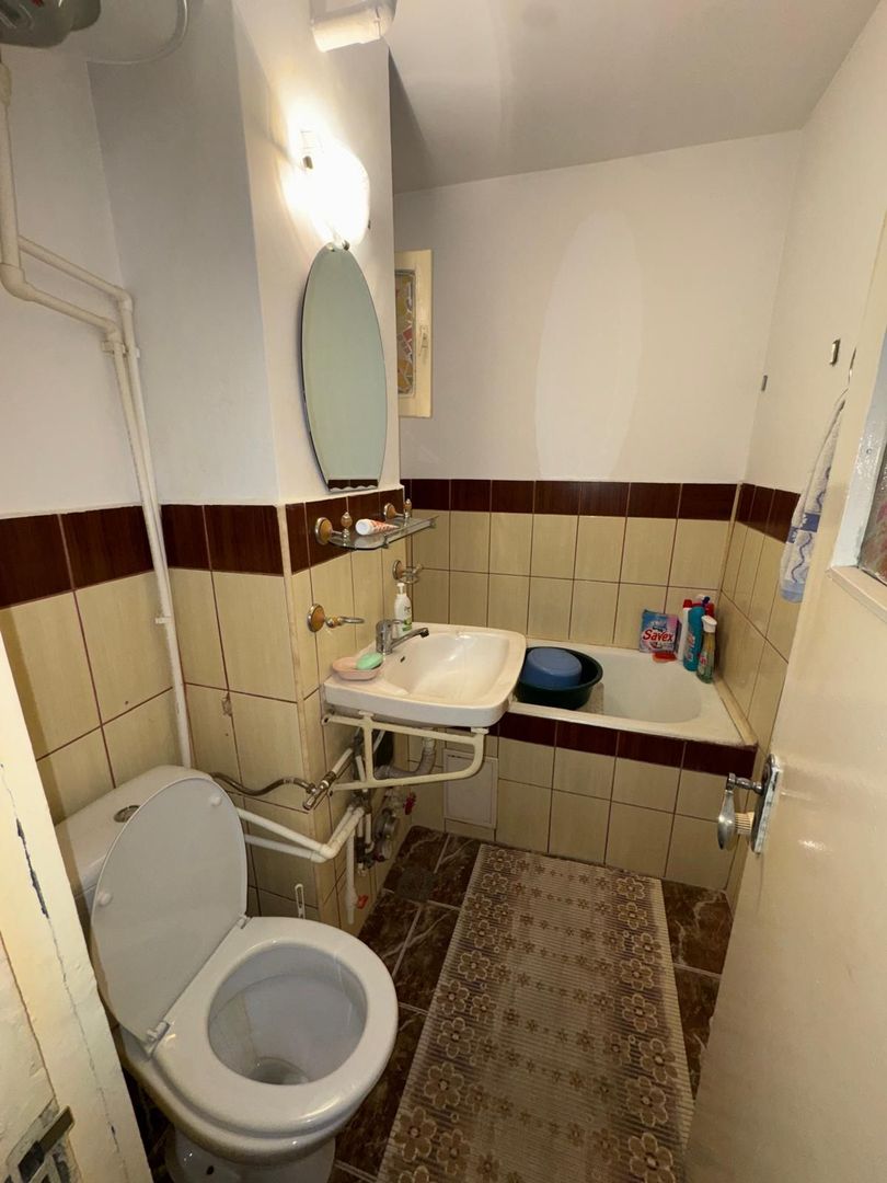 vand apartament 3 camere zona zona Stomatologie, decomandat - Poză 4
