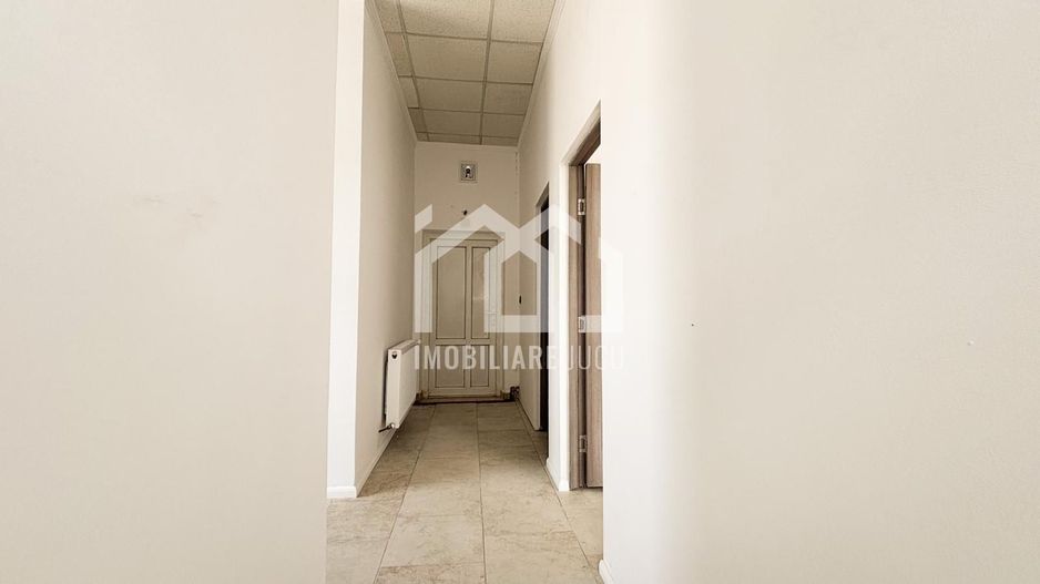 Spatiu comercial, 5 camere, 2 bai, 1 nivel Teren 392mp, Jucu de Mijloc - Poză 11