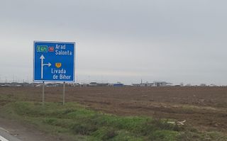 Vindem teren in zona aeroport Oradea,25000mp - Poză 1