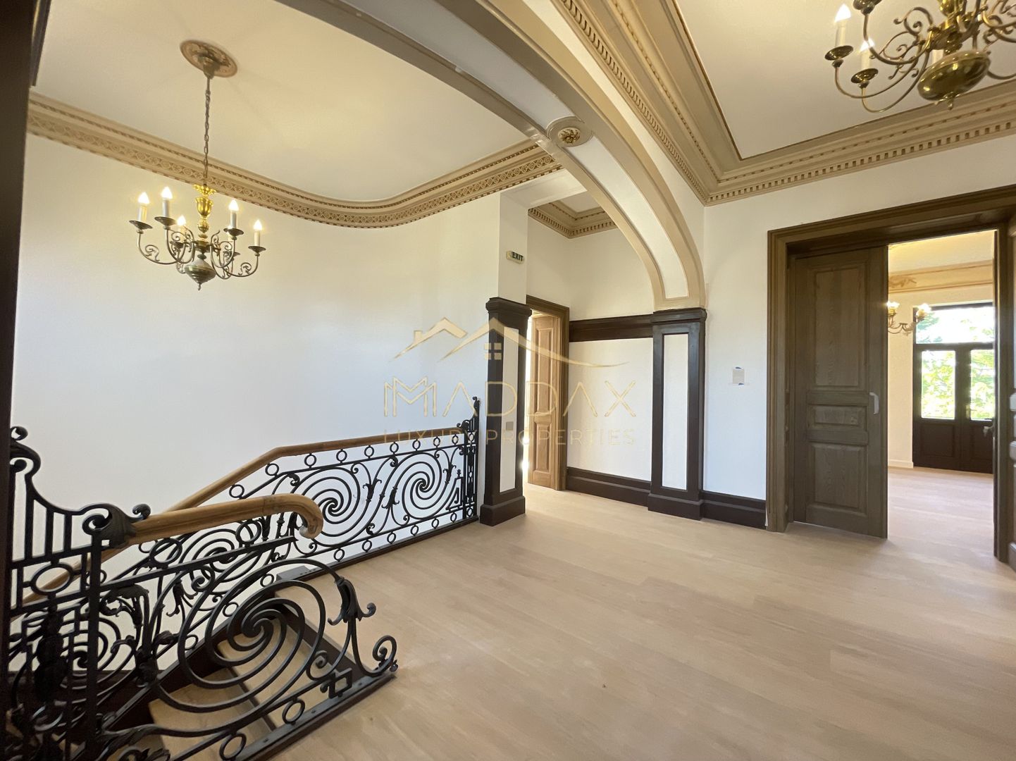 Masterpiece Heritage Villa***18 rooms//DOWNTOWN BUCHAREST - Poză 3