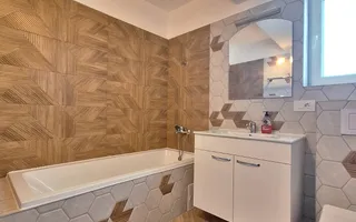 Apartament 3 camere,2 bai+parcare, lux Rasnov - Poză 12