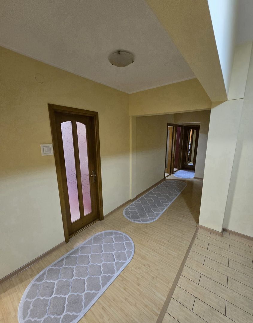 Apartament 3 camere, decomandat,  Micro 13B - Poză 3
