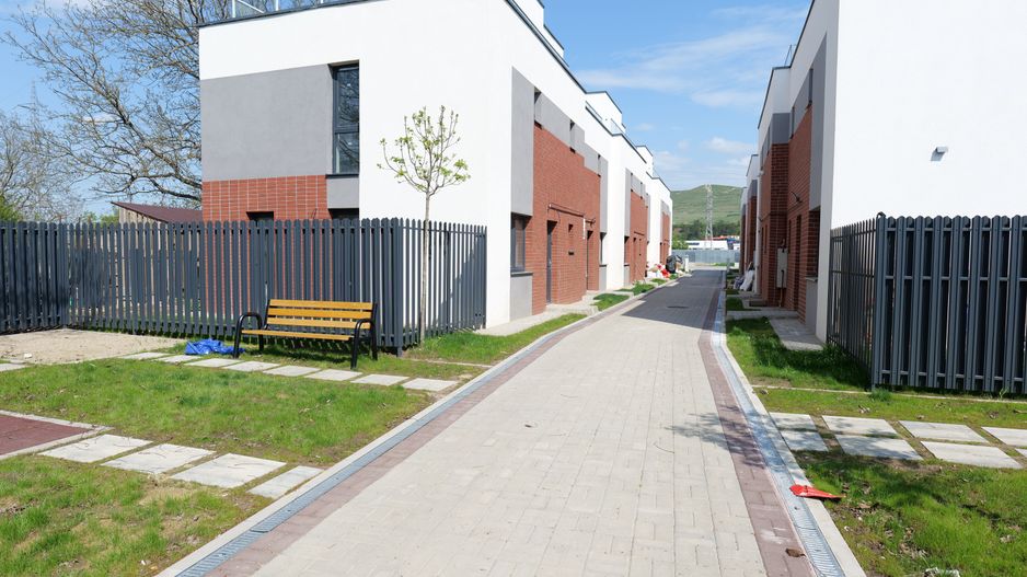 De vânzare casă deosebită 4 camere în localitatea Florești - Poză 1