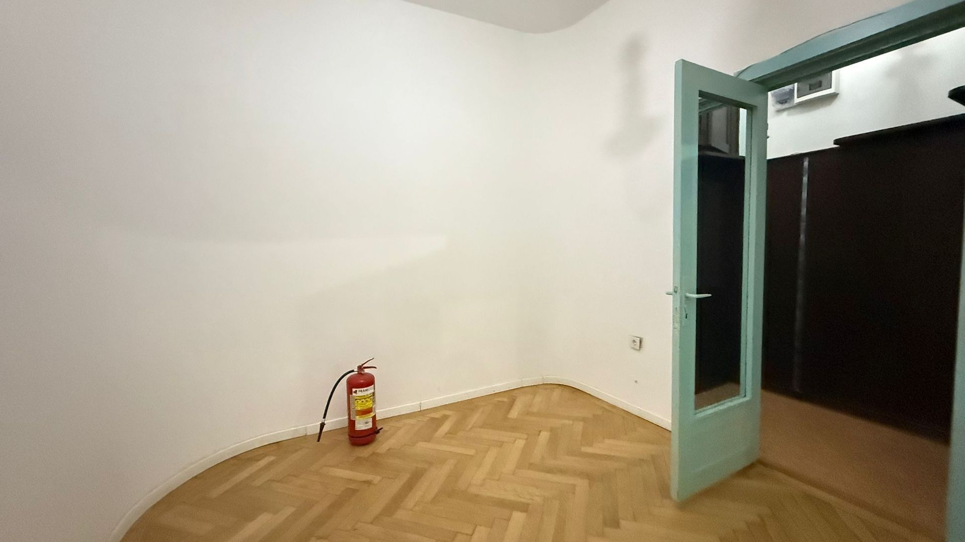 APARTAMENT 2 CAMERE CIRCULAR | CENTRALĂ PROPRIE | ZONA UNIVERSITATE | - Poză 3