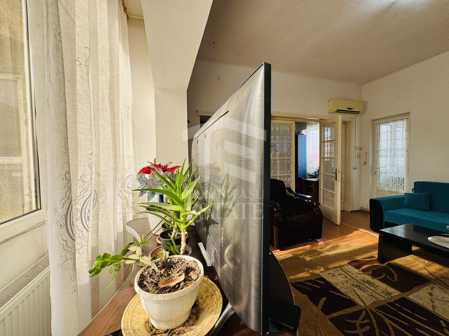 Apartament 3 camere in Vila+Demisol locuibil 18,40 mp - Parcul Carol - Poză 5
