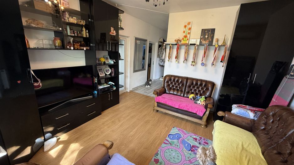 Ap 3 camere - transformat din alipirea a 2 garsoniere - 62 mp - parter - Poză 1