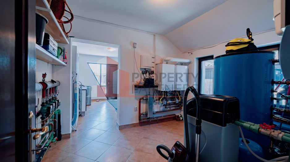 Proprietate de lux în Ghimbav, la doar 10 minute de Brașov - Poză 35