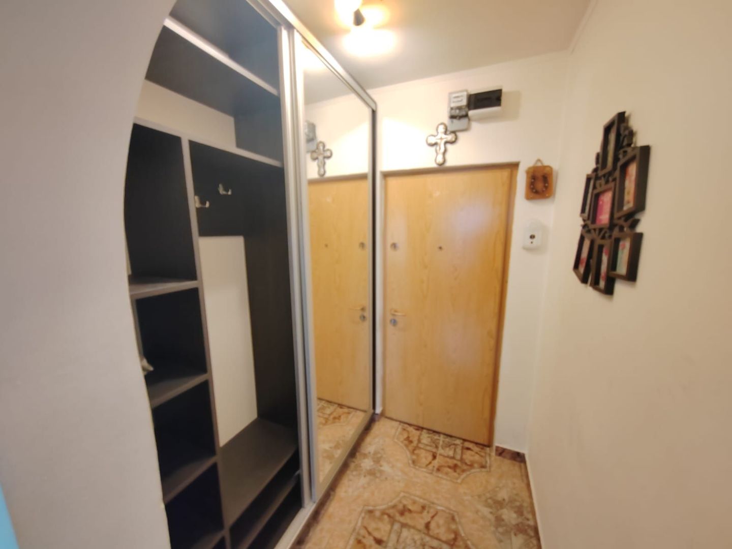 Titan Metrou 1 Decembrie - Poză 4