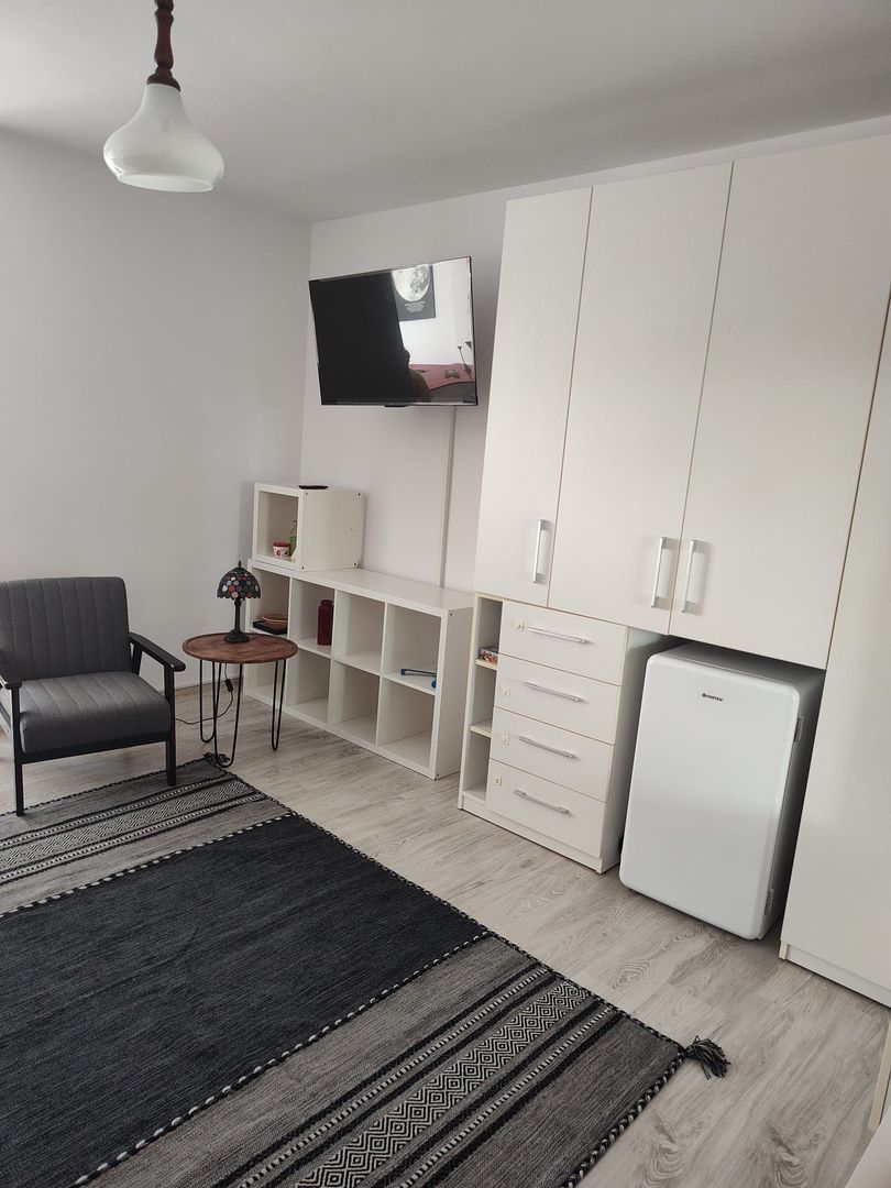 Garsonieră 5 min metrou Obor, complet renovată si mobilată– Str. Oboru - Poză 2