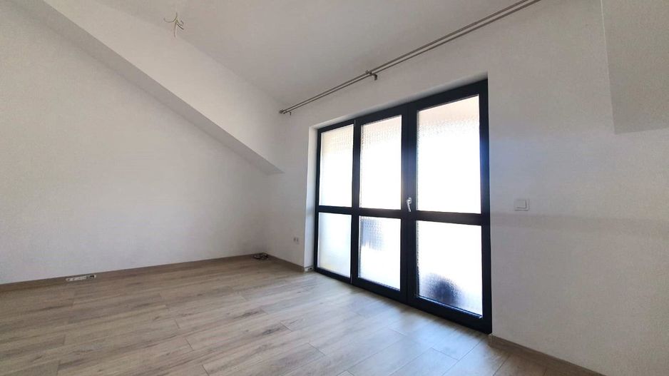 Locuință modernă, 2 camere decomandate, bloc tip vilă, Sânpetru - Poză 6