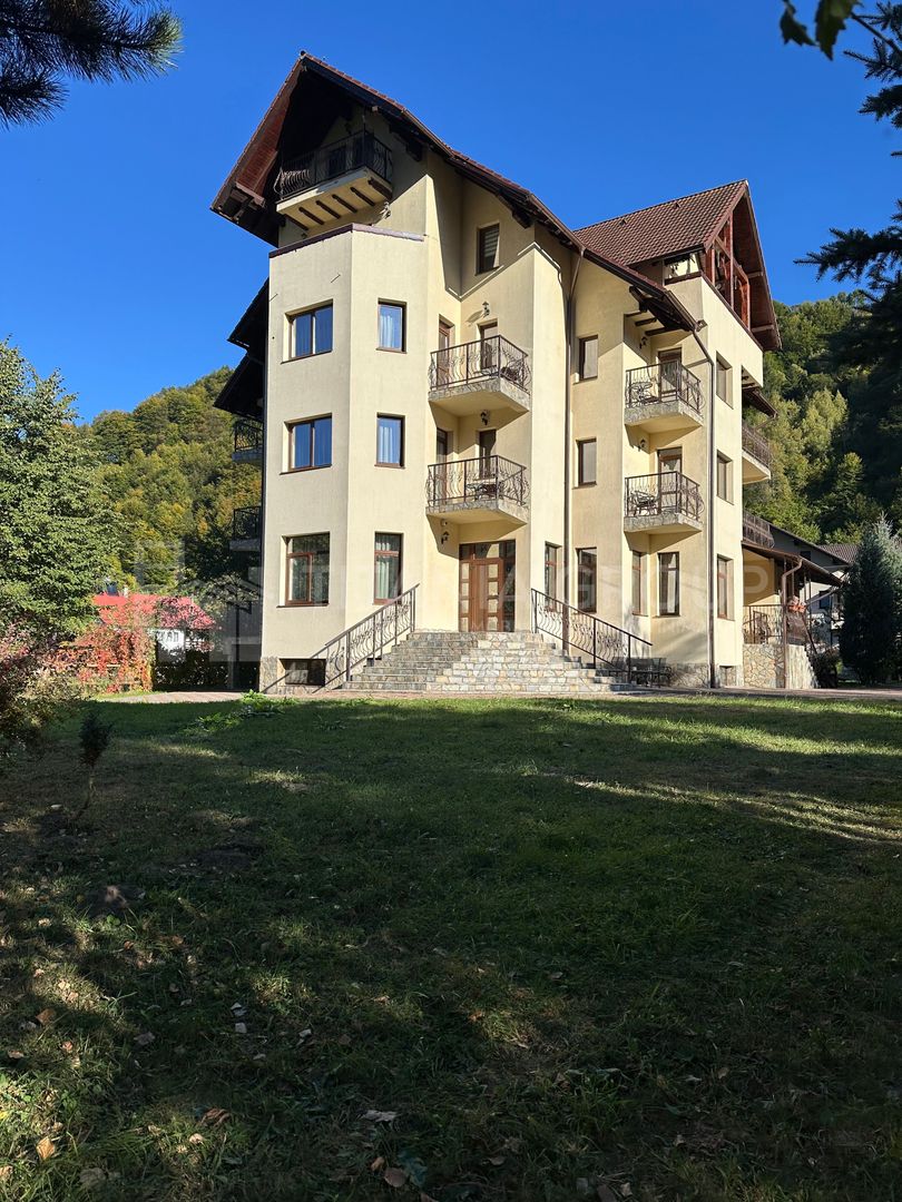 PENSIUNE DE VÂNZARE, TEREN 2.000 MP, 17 CAMERE, MOIECIU DE JOS - Poză 18