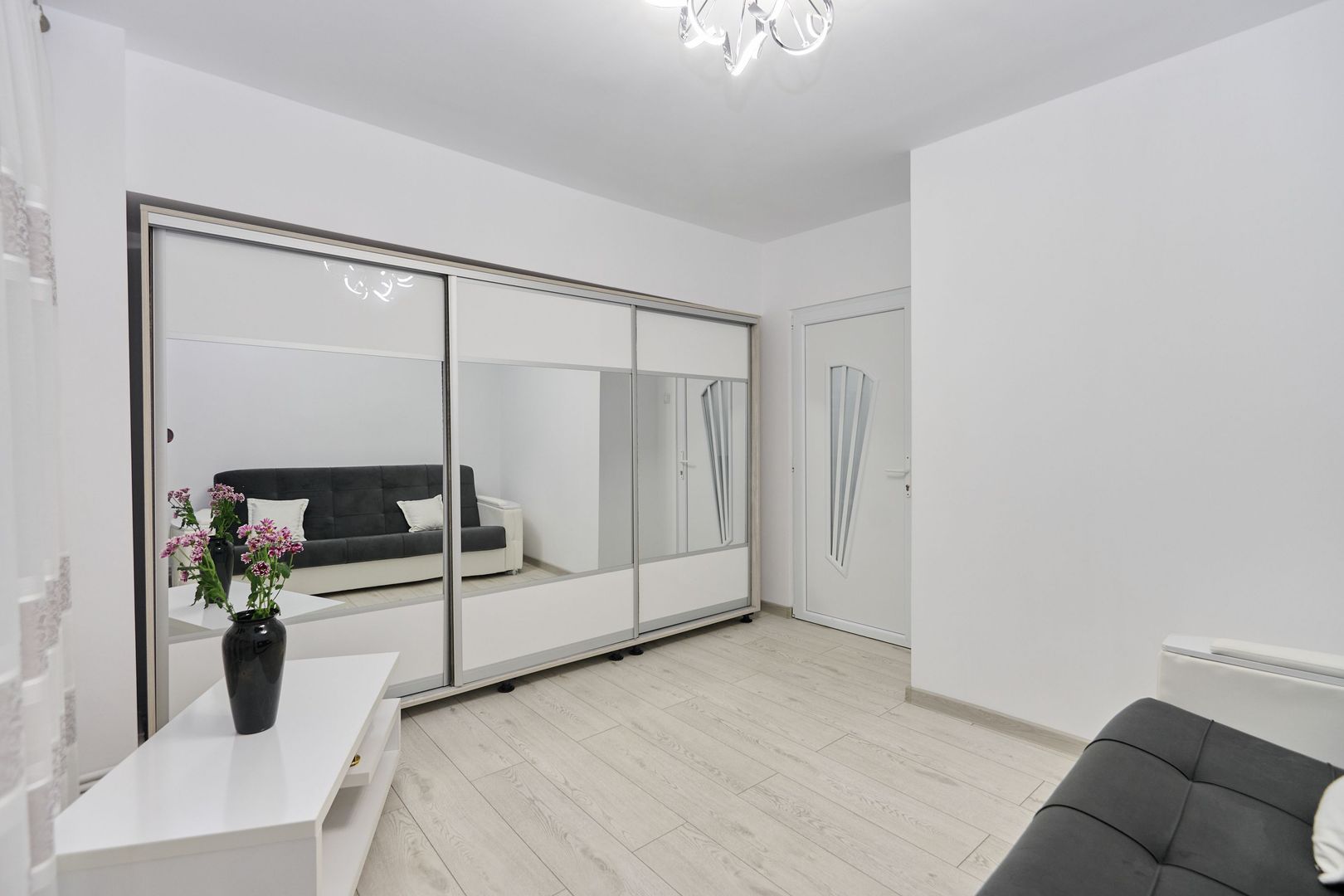Garsonieră decomandată - Complet renovată -  Parter – Prundu - Poză 3