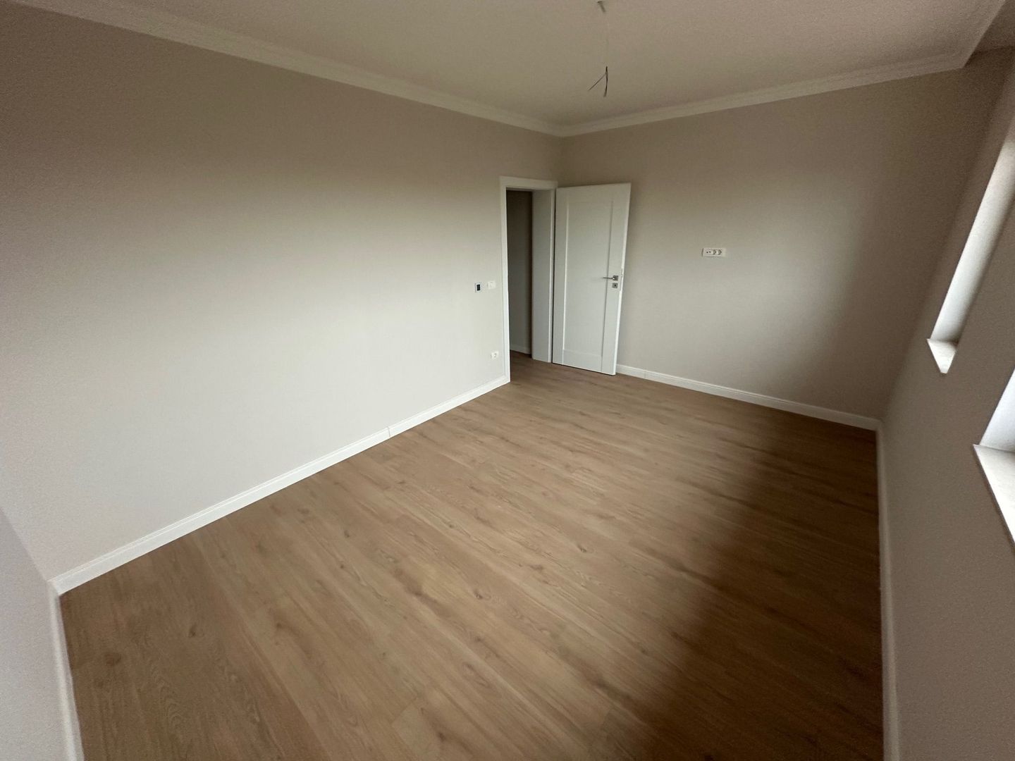 CASA TIP DUPLEX DESPARTIT PRIN GARAJ - Poză 42
