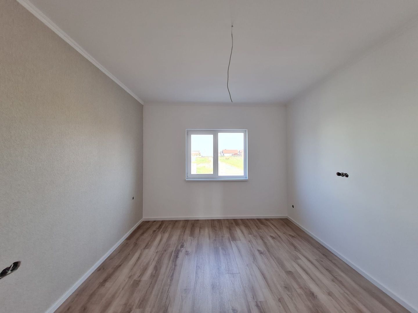 Casa individuala pe parter cu teren de 687 mp - Poză 11