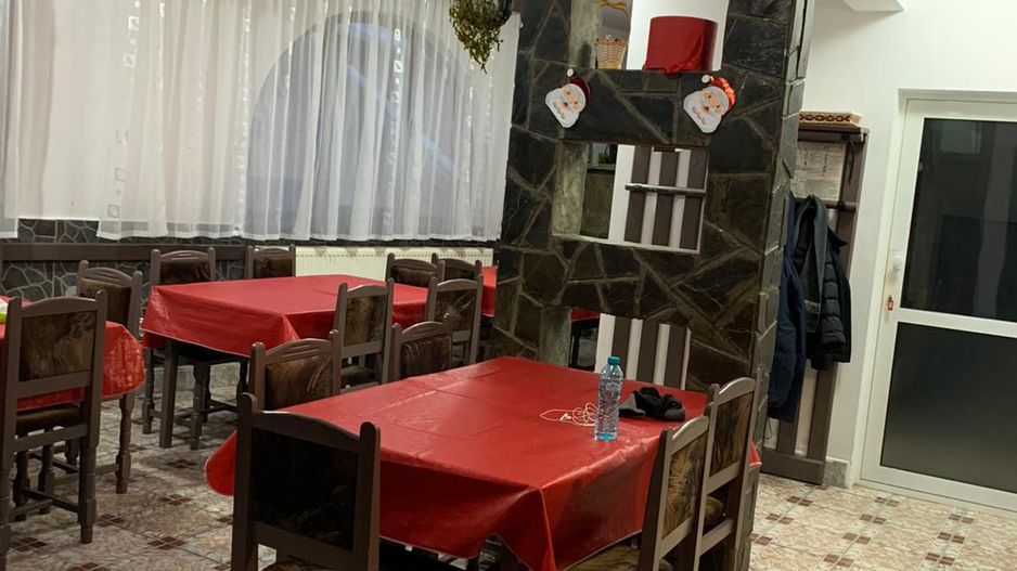 Vila Predeal 500 mp de renovat potential 6 apartamente 3 garaje - Poză 10