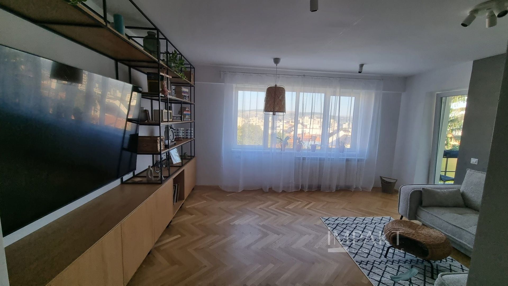 Apartament cu 3 camere decomandat cf sporit in Andrei Muresanu - Poză 2