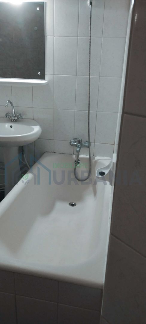 Apartament pentru inchiriat.bulevardul Nicolina - Poză 2