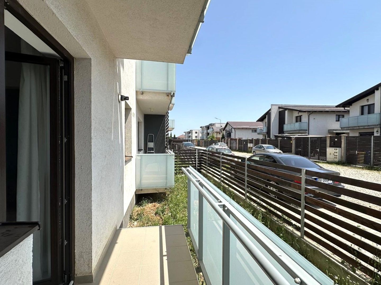 Vindem apartament  complet mobilat modern cu 2 bai zona Ghimbav - Poză 5