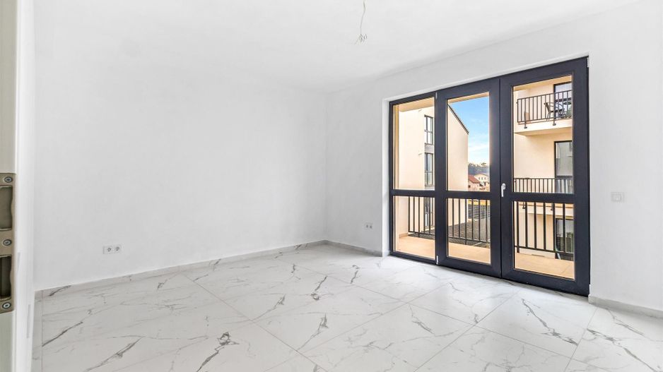 Apartament nou 3 camere si parcare Sanpetru Brasov - Poză 2