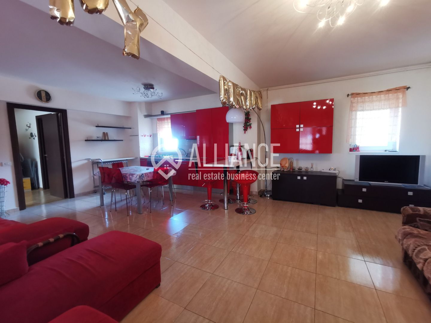 De vânzare apartament 3 camere statiunea Mamaia, zona Butoaie - Poză 2