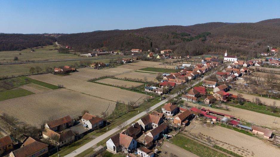 Loc de casă în Odvoș - Conop 3000mp - Poză 20