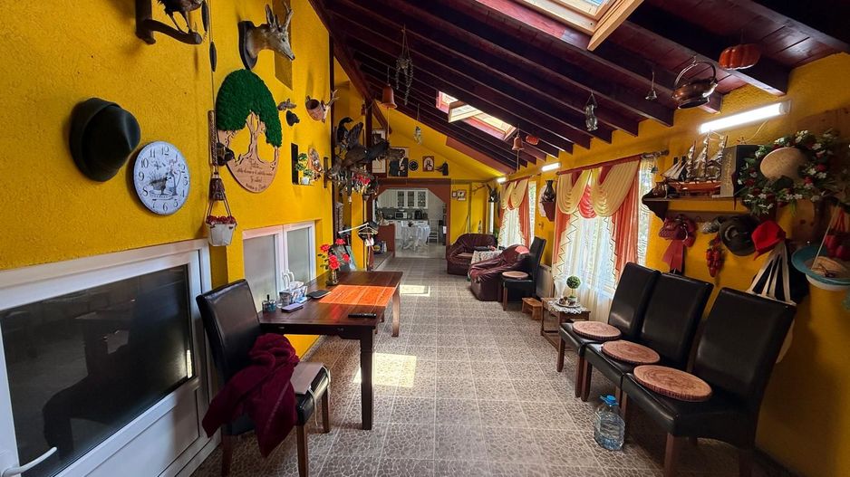 Vila S+P+1,+ garaj inchis + terasa si teren intravilan 6300 mp - Poză 5