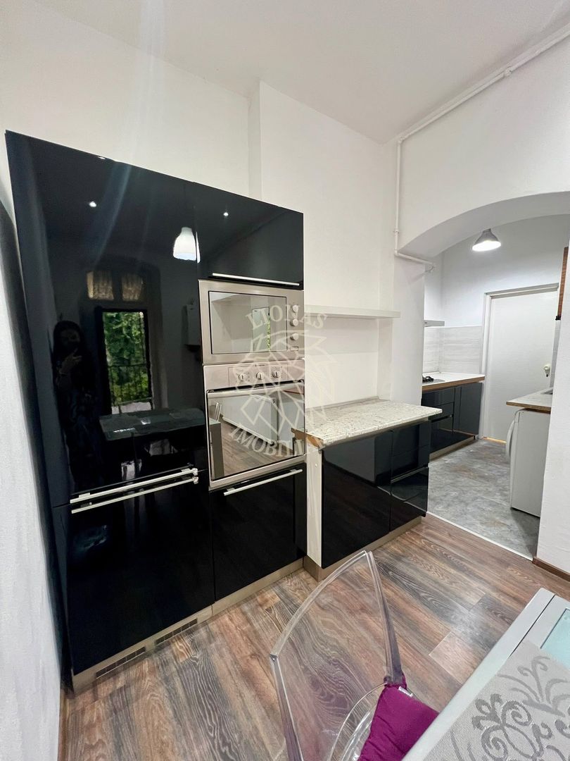 Apartament Renovat Complet 2 camere-et 1-parcare-curte comuna-Central - Poză 5