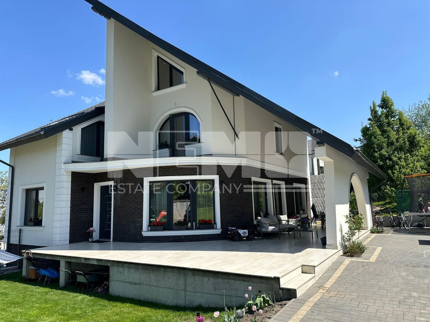 Casa 11 camere | Ipotesti, Suceava | 800 MP teren | 510.000€ - Poză 2