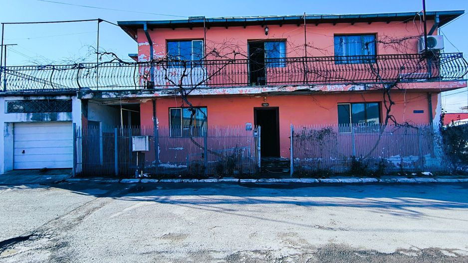 Medgidia | Casa P+1 | 5 camere spațioase, balcon, terasă și garaj - Poză 1