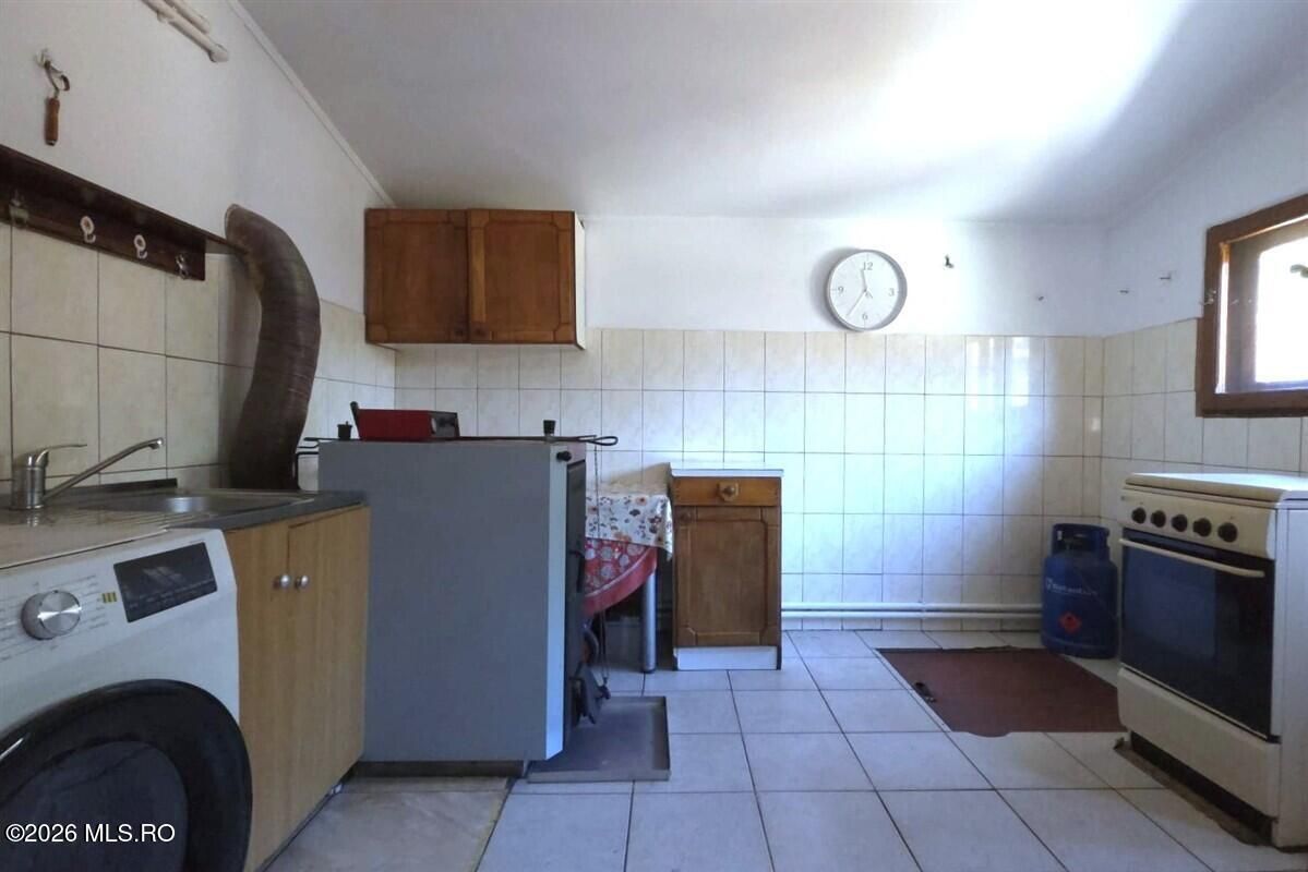 Castelu - Str. Florilor, casa din 2012, teren 737 mp si 106 mp utili - Poză 20