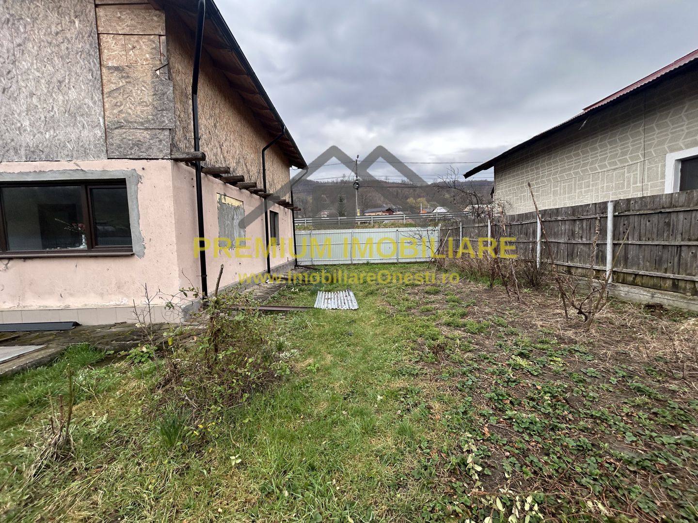 Casa de vanzare in Slanic Moldova . - Poză 15