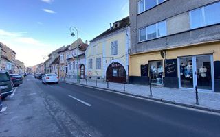 Spatiu comercial de inchiriat la parter in zona centrala - Poză 1