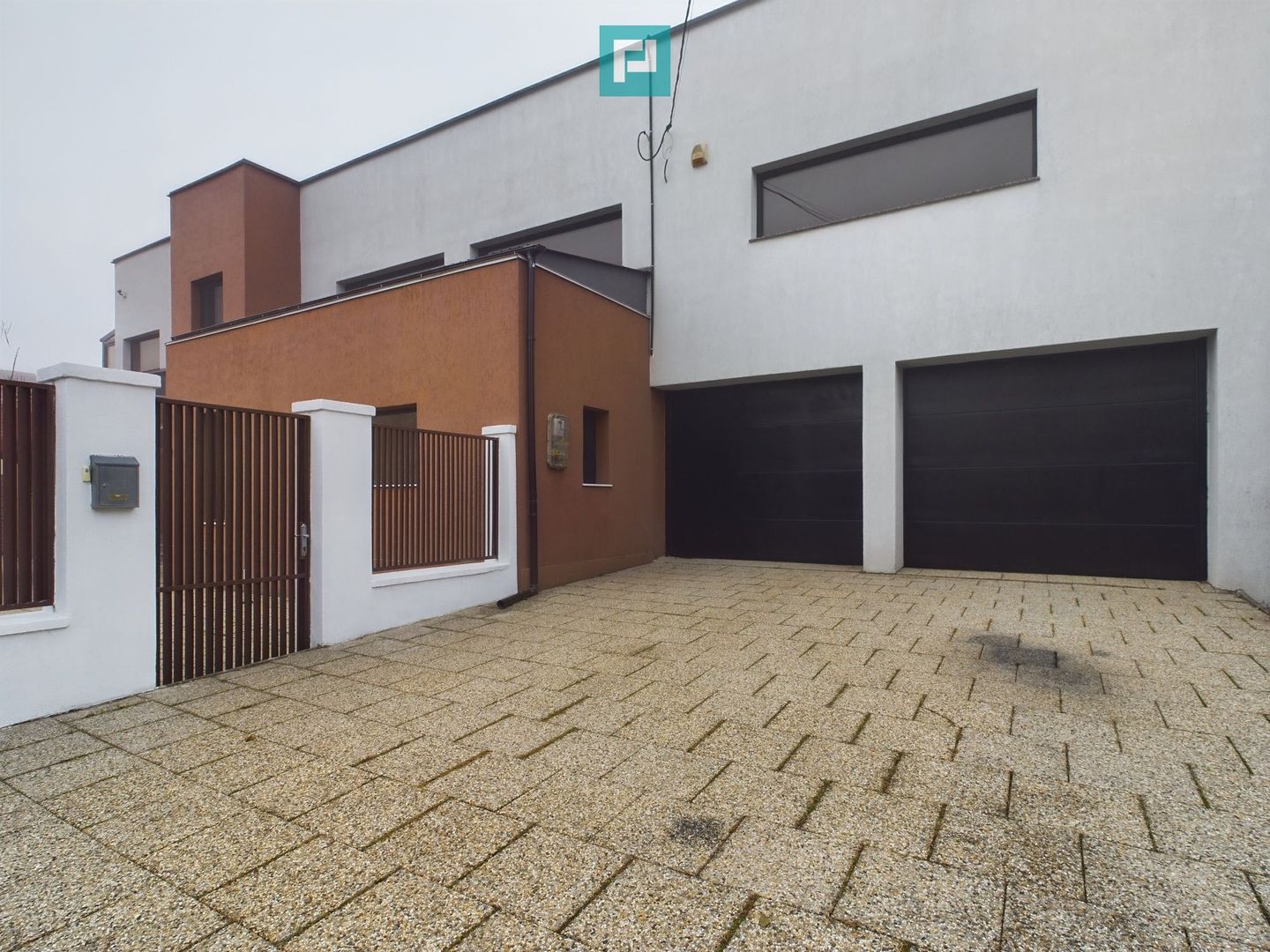 Vilă de lux cu două locuințe, în Dumbrăvița – Locație Excelentă! - Poză 43