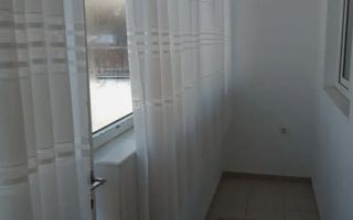 # inchiriez apartament cu 2 camere la casă - Poză 1