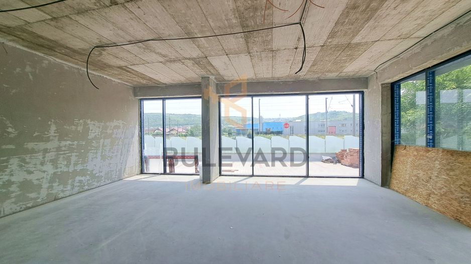 Cladire comerciala situata la drum intens circulat, 1365 mp utili + 20 parcari - Poză 20