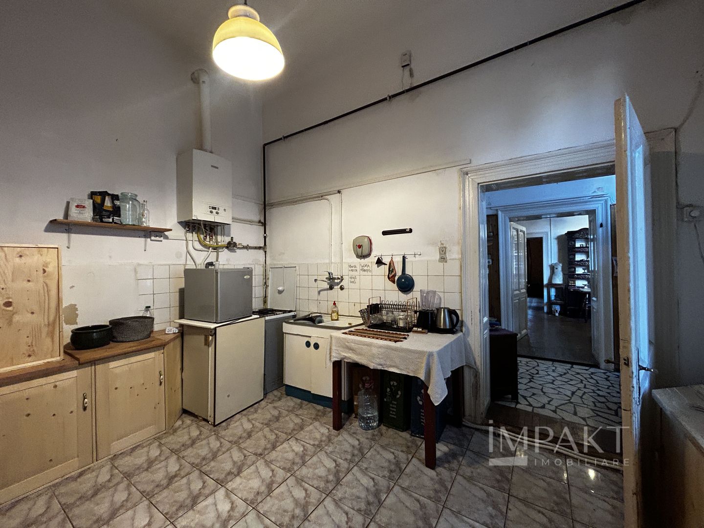 Vanzare apartament ultracentral, parter, imobil istoric - Poză 8