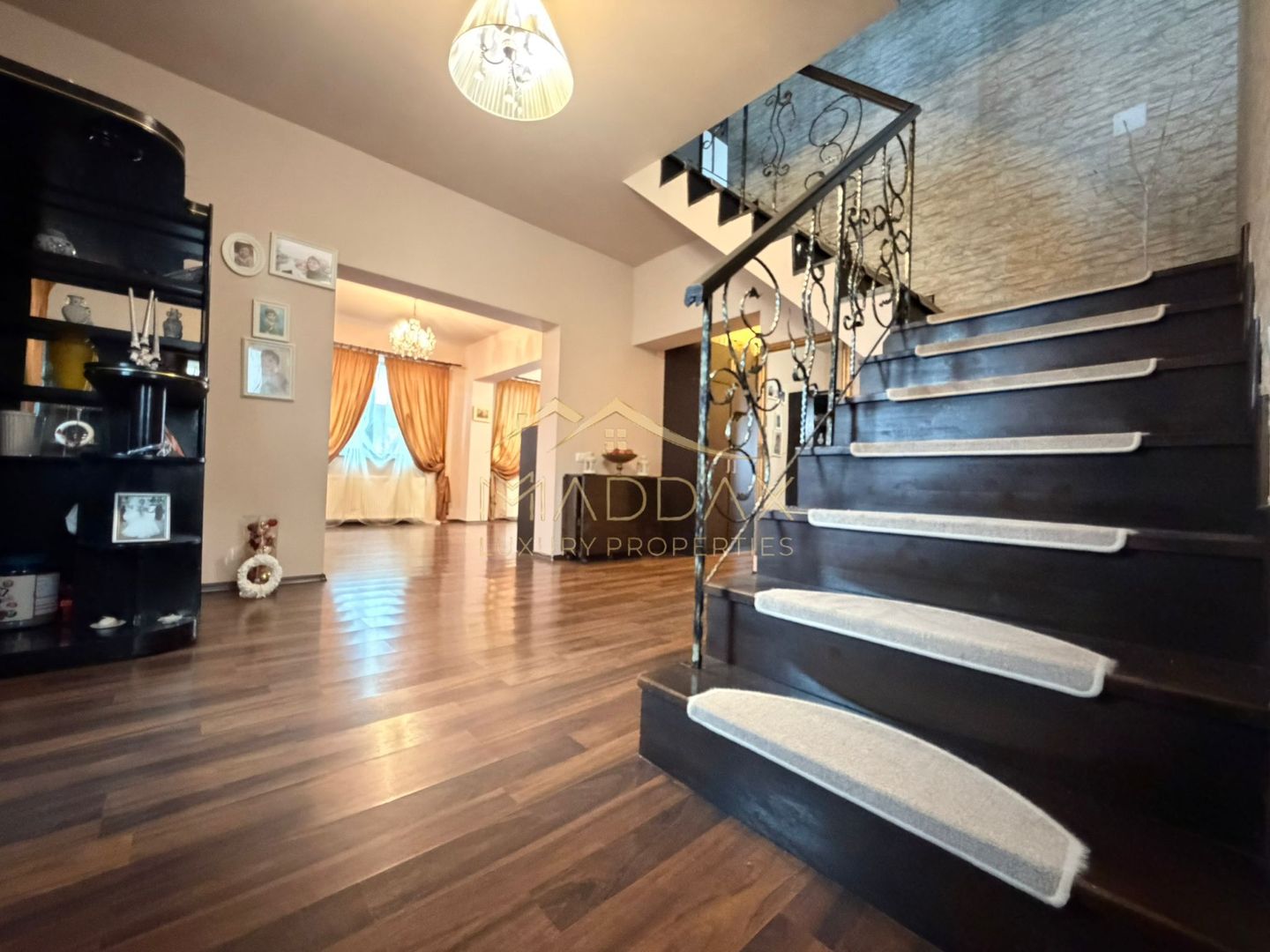 Vila spatioasa cu vedere spre lac Corbeanca - Poză 7