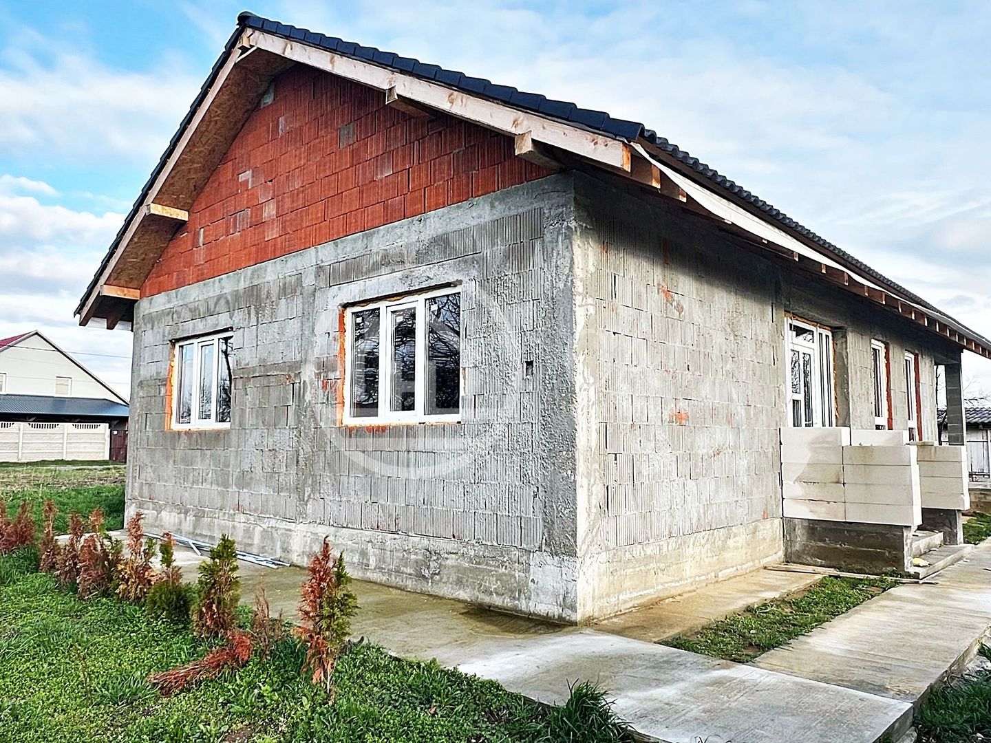 Casa de vanzare cu 3 camere in Girisu de Cris, Bihor - Poză 1